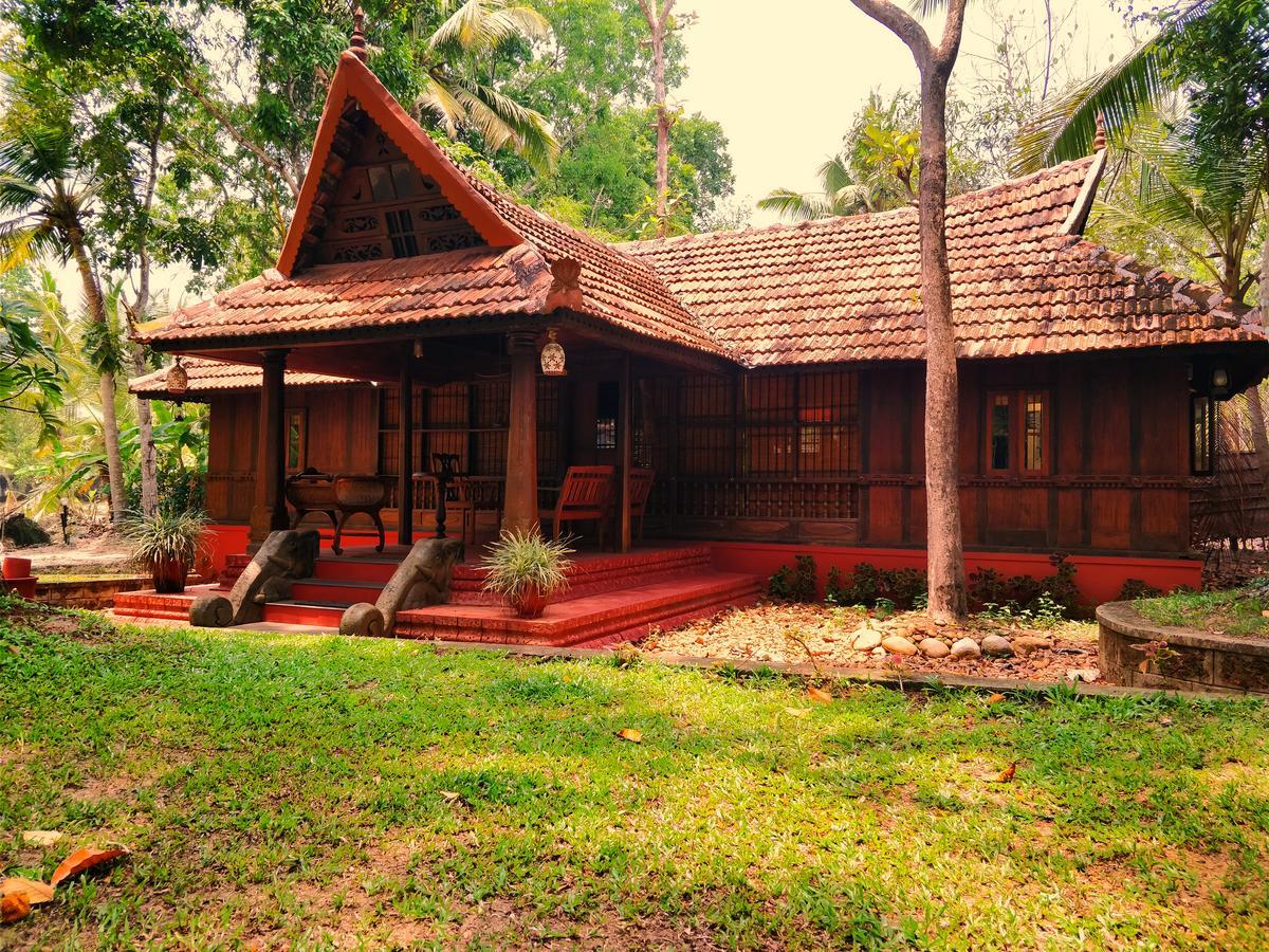 Palathra Heritage Mararikulam Exterior foto